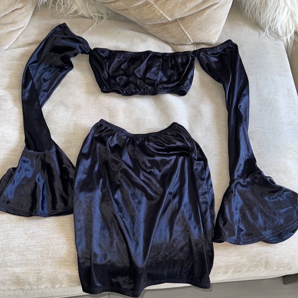 Two Piece Set - Picture 5 of 5